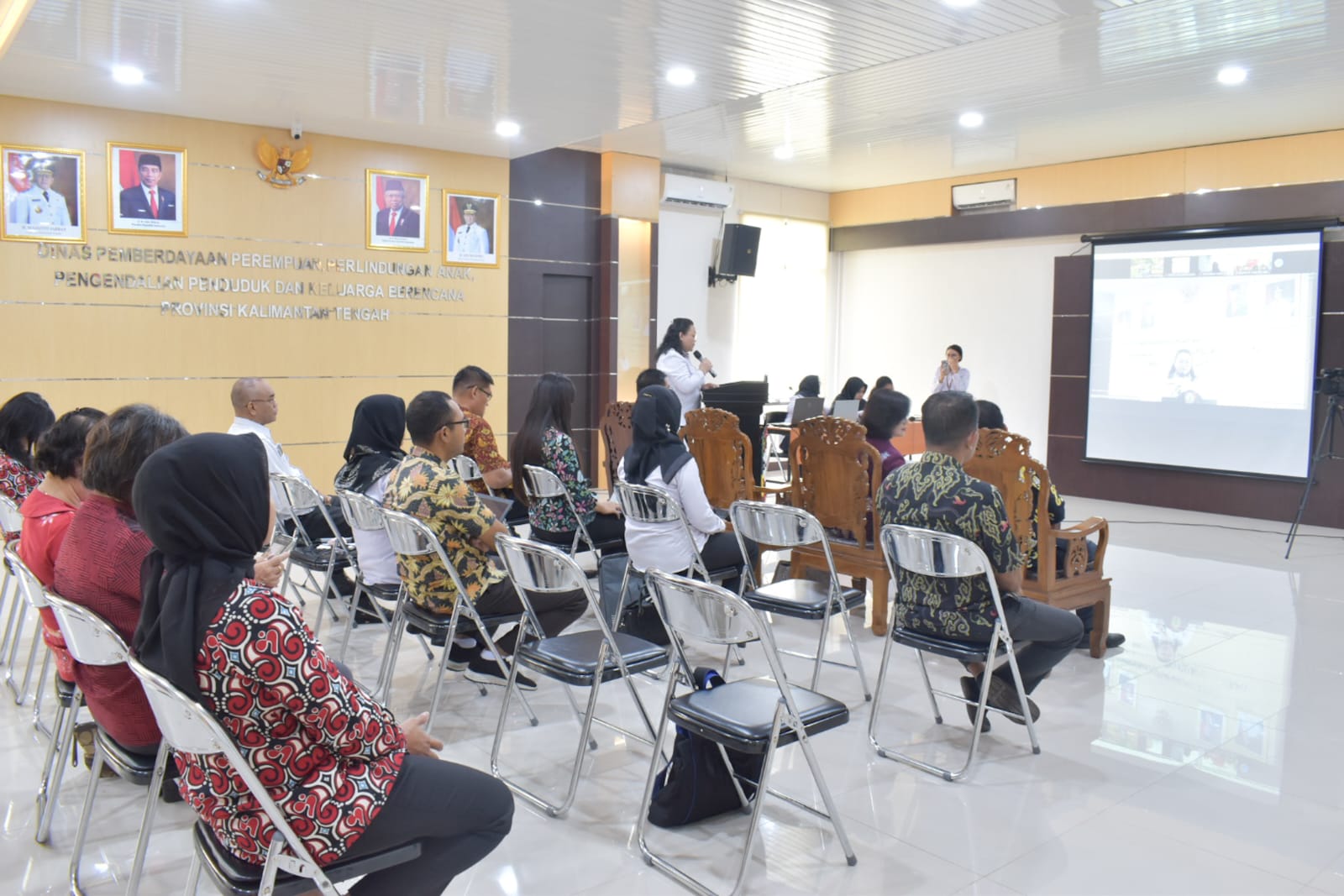 Kepala DP3APPKB Prov. Kalteng Linae Victoria Aden Ikuti Entry Meeting Evaluasi Akselerasi Penurunan Stunting