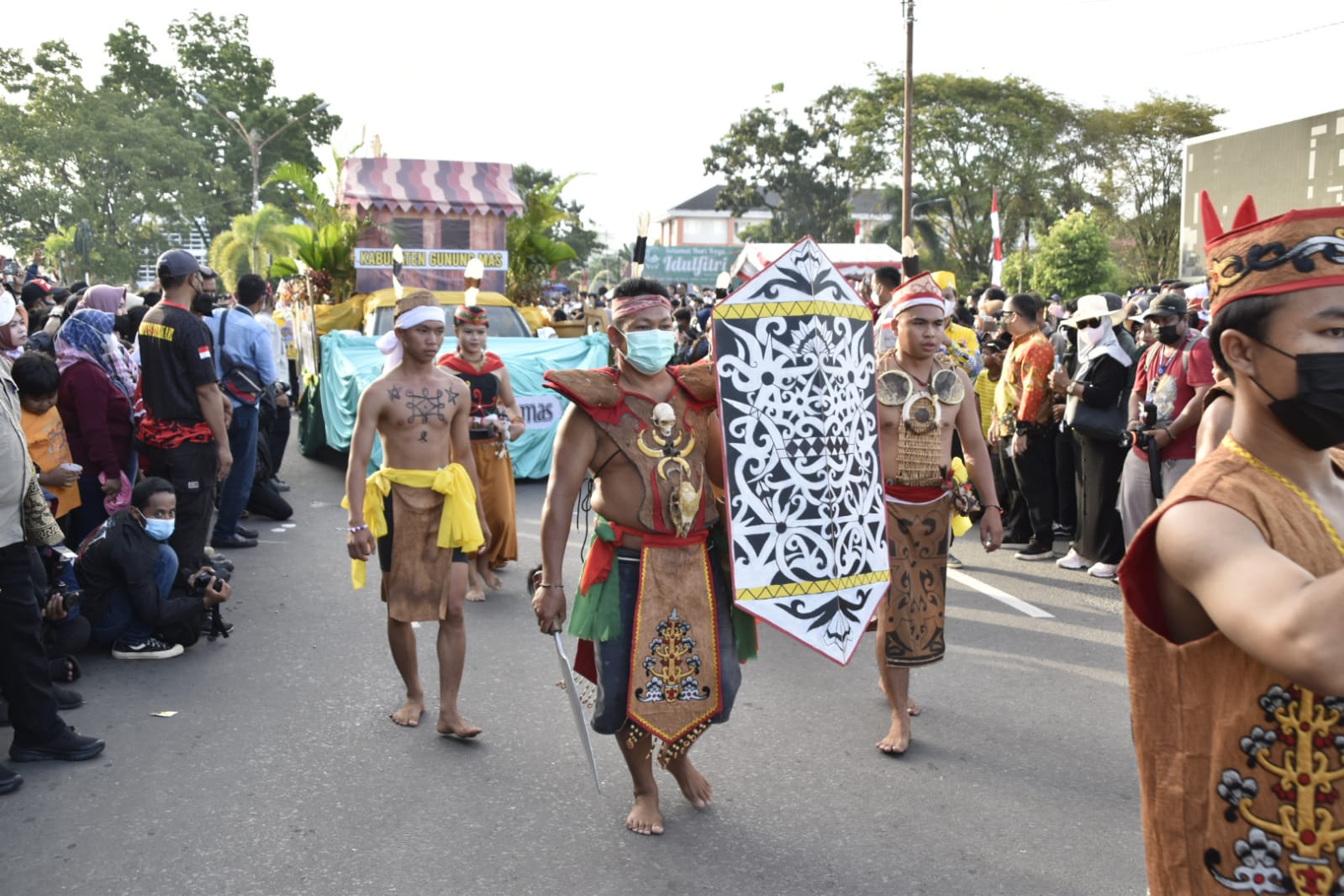 Pemkab Gumas Mengusung Tema Tambun Bungai Dalam Karnaval Budaya Tahun 2022