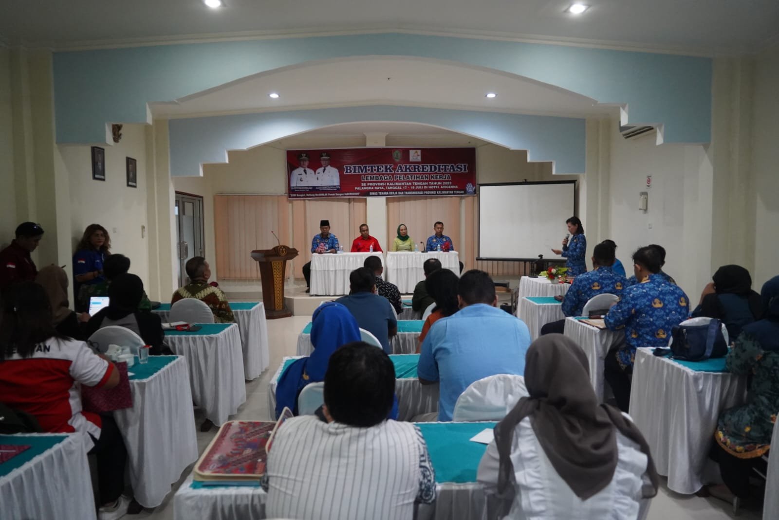 Plh. Kepala Disnakertrans : Salah Satu Unsur Pokok yang Harus Dibenahi Dalam Lembaga Pelatihan Kerja Adalah Penyelenggaraan Pelatihan Berbasis Standard Kompetensi