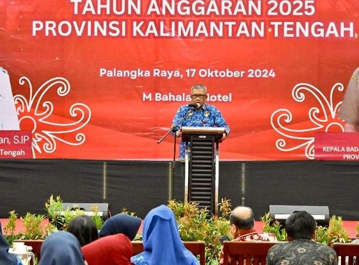 Plt Sekda Prov Kalteng M. Katma F. Dirun Buka Sosialisasi Pedoman Penyusunan APBD Tahun Anggaran 2025