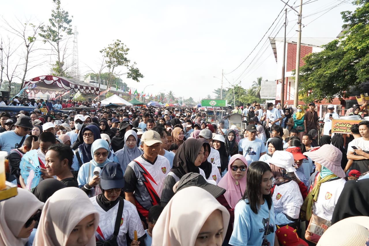 Gubernur Kalteng Sugianto Sabran Lepas Peserta Fun Walk Kalteng Berkah