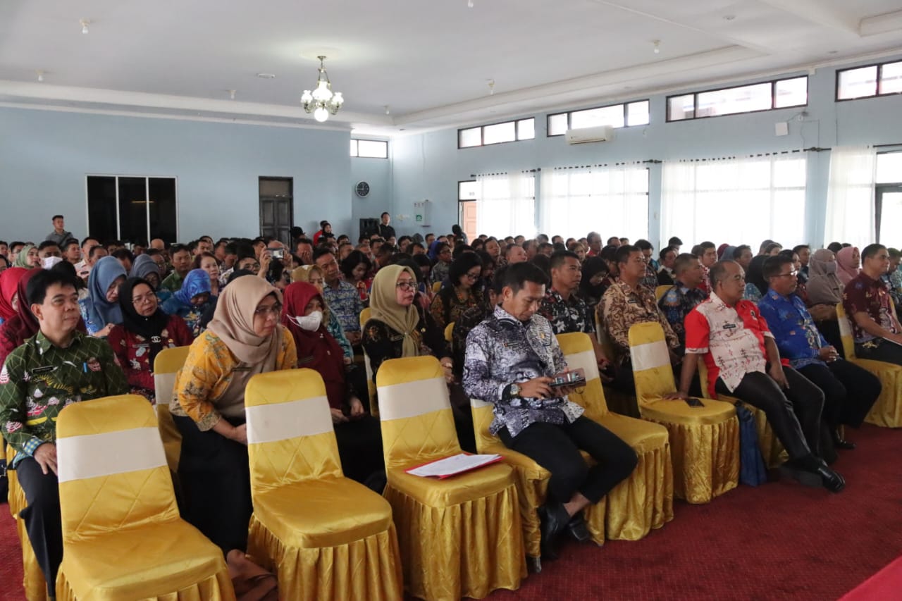 Sahli Suhaemi Berikan Ceramah Isu Strategis dan Kepemimpinan Kinerja Organisasi, Pada Pelatihan Kepemimpinan Administrator Gelombang II Prov. Kalteng