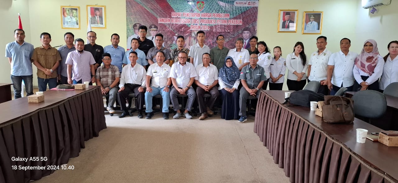 Disbun Kalteng Gelar Rapat Penetapan Harga TBS Kelapa Sawit Produksi Pekebun