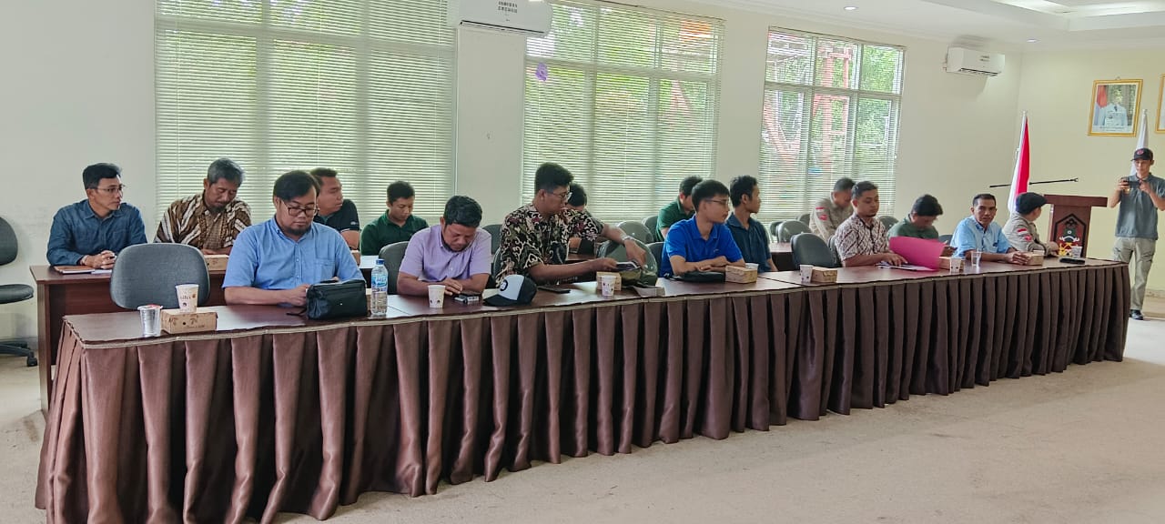 Disbun Prov. Kalteng Gelar Rapat Penetapan Harga TBS Kelapa Sawit Produksi Pekebun