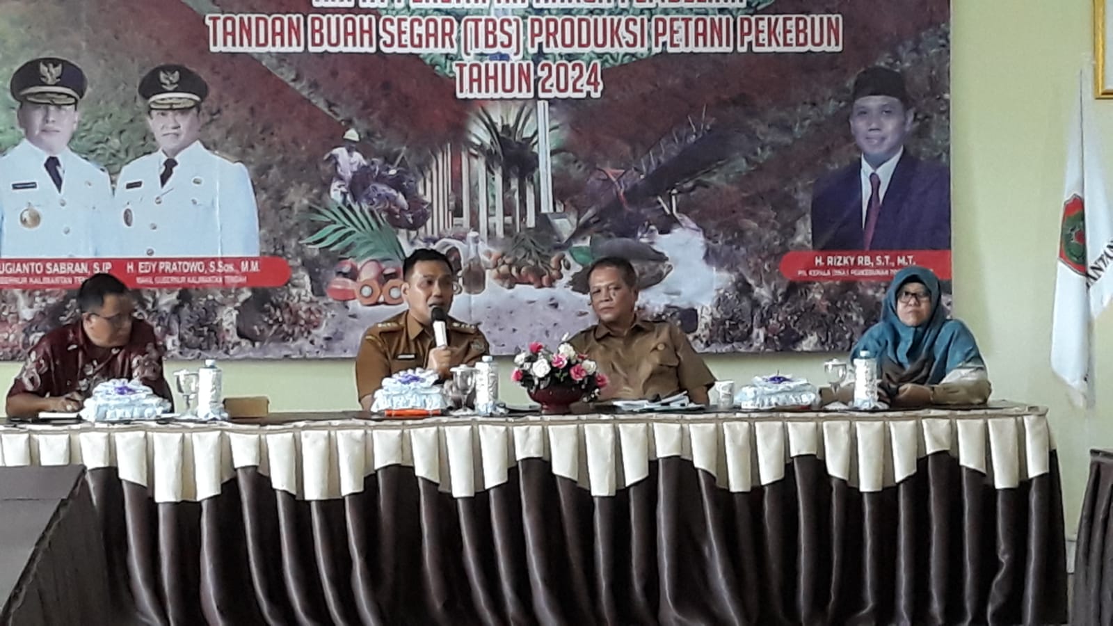 Disbun Prov. Kalteng Gelar Rapat Penetapan Harga TBS