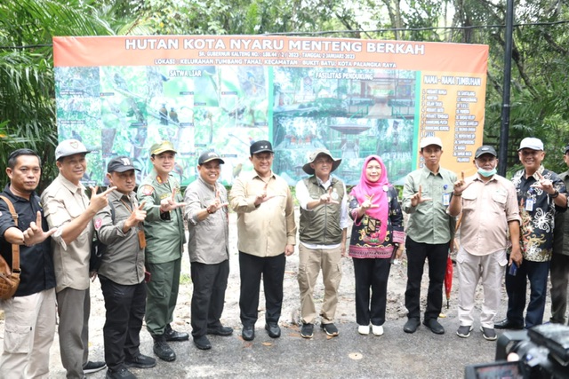 Menteri Kehutanan RI Raja Juli Antoni Resmikan Kawasan Rehabilitasi & Konservasi Orang Utan Nyaru Menteng dan Mengantar Orang Utan Berangkat Ke Sekolah Hutan