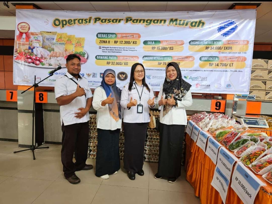 Kadis TPHP Sunarti Tinjau Langsung Pelaksanaan Operasi Pasar Pangan Murah di Kantor Pos