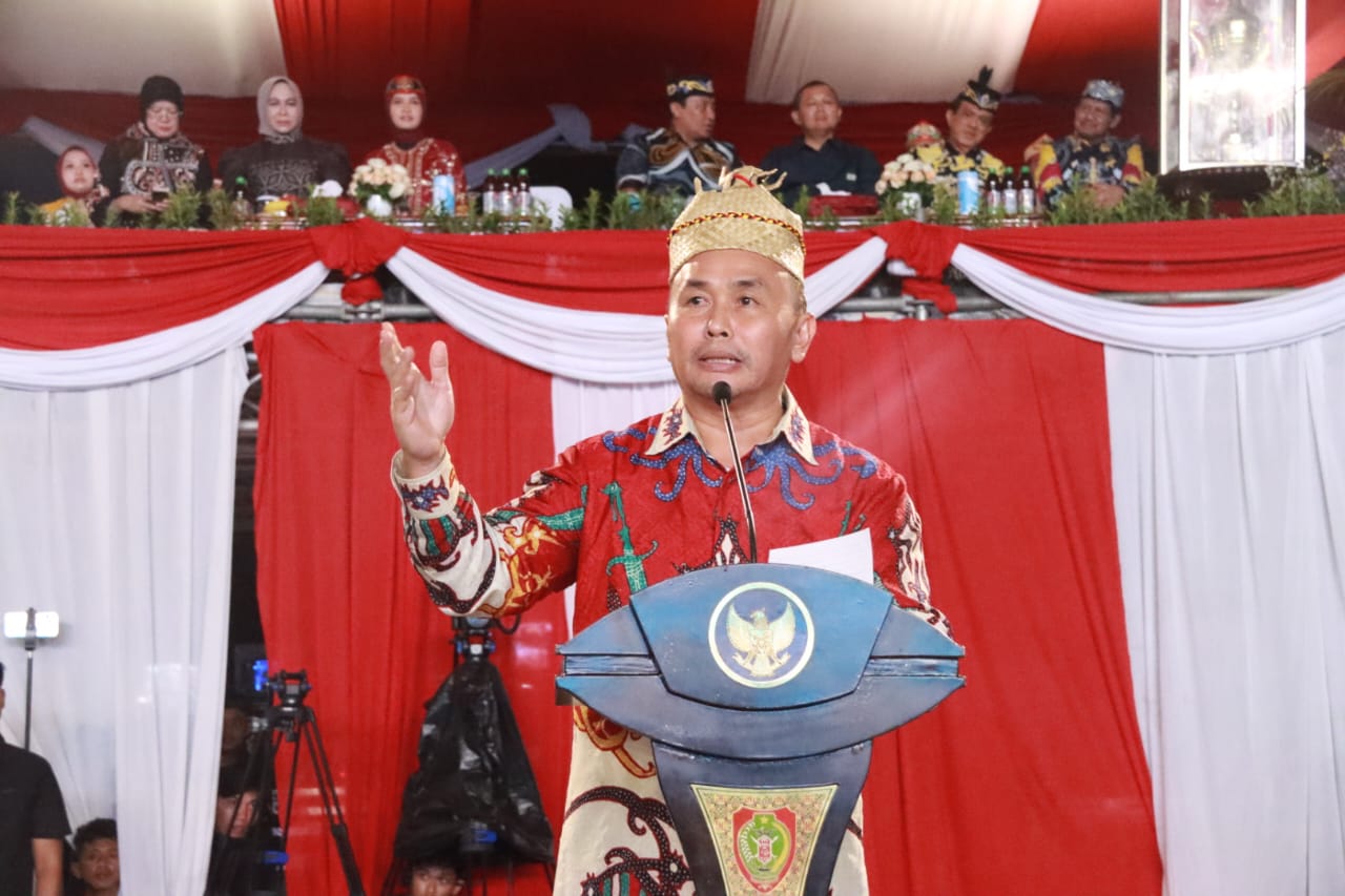 Ketua TP PKK Ivo Sugianto Sabran Potong Pita Tanda Dibukanya Festival Kuliner Nusantara