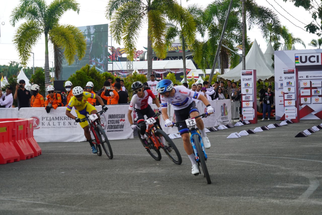 Gubernur Kalteng Sugianto Sabran Ikut Saksikan UCI Mountain Bike (MTB) Eliminator Cup 2024