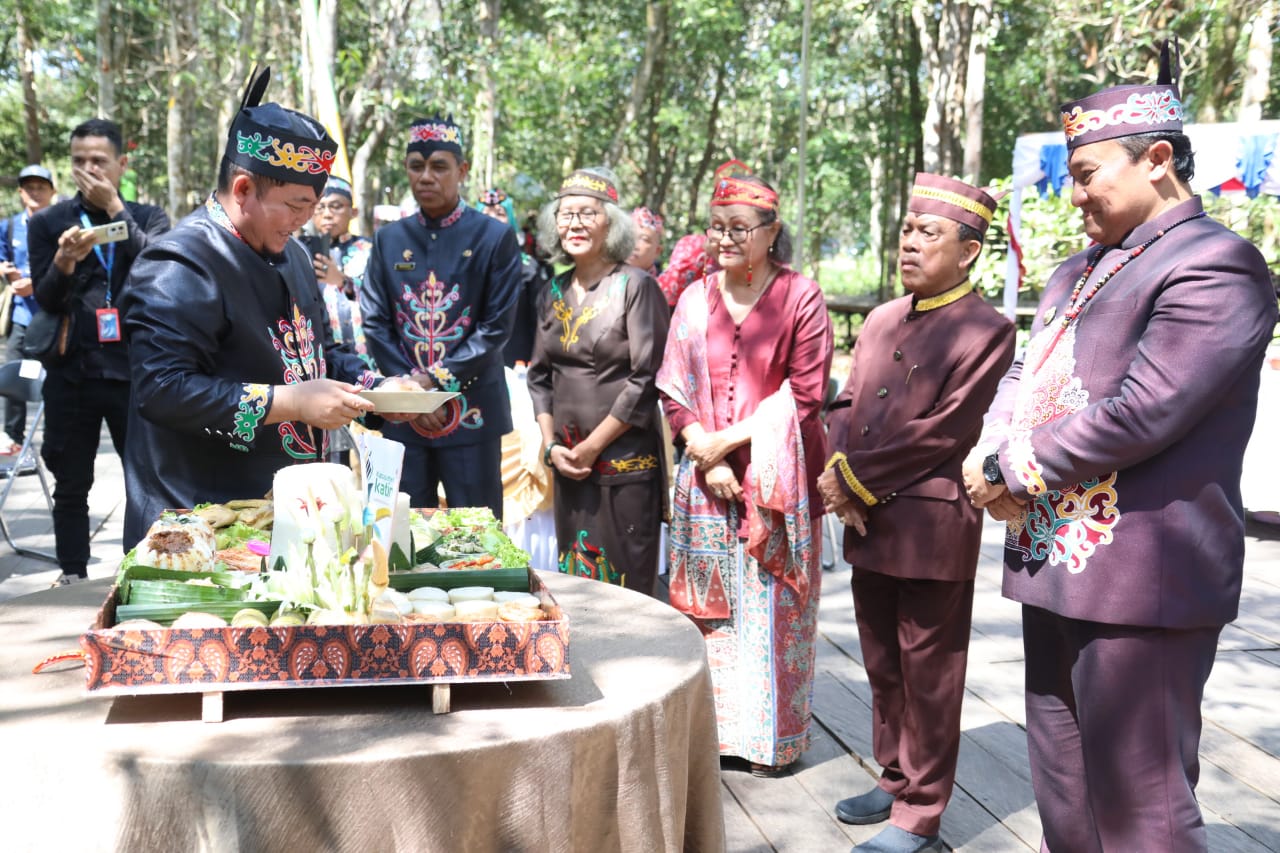 Usai Upacara Peringatan Hari Jadi ke-22 Kabupaten Katingan, Wagub Kalteng Edy Pratowo Hadiri Halalbihalal