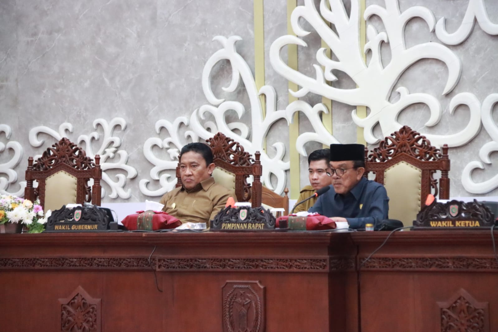 Wagub Kalteng Edy Pratowo Tandatangani Berita Acara Persetujuan Bersama Perda Rancangan Perubahan APBD TA 2024