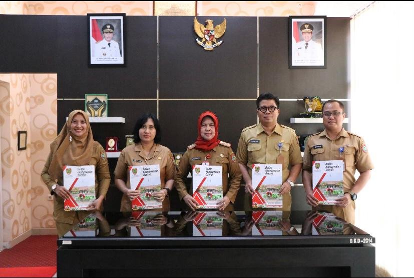 BKD Prov. Kalteng Laksanakan Penandatanganan Pakta Integritas dan Pengucapan Ikrar Netralitas Pegawai ASN Pada Pemilu Tahun 2024