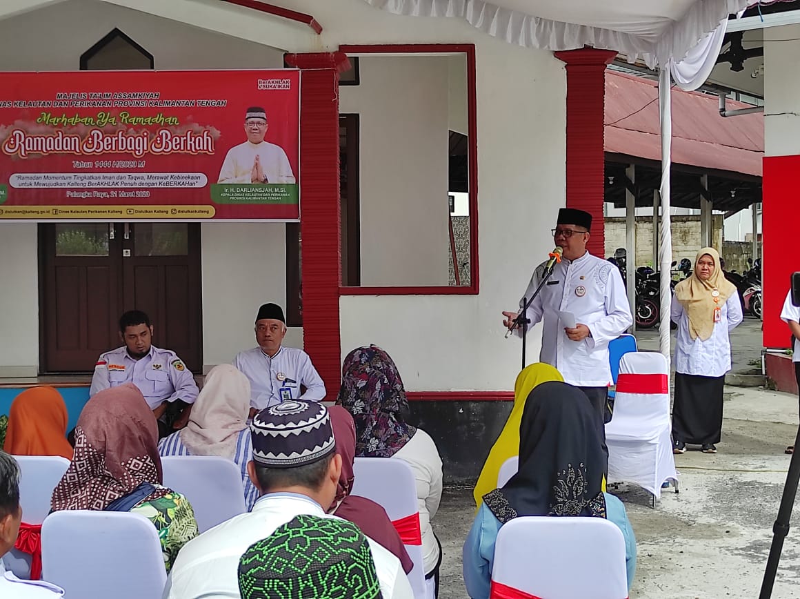 Majelis Talim Assamkiyah Dislutkan Prov. Kalteng Bagikan Paket Sembako Berkah