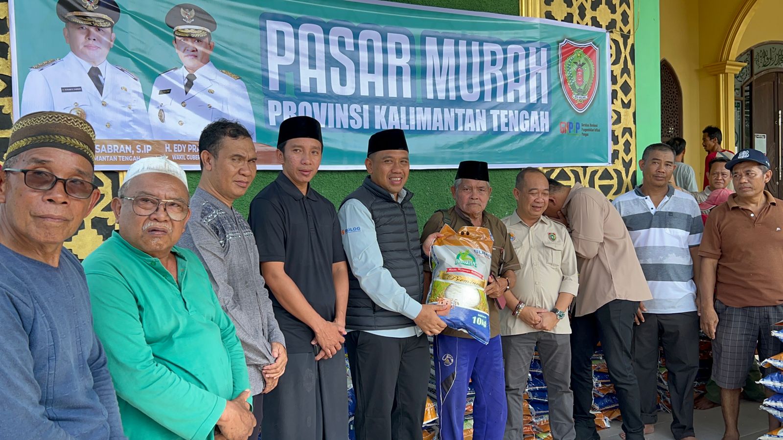 Pemprov Kalteng Laksanakan Pengendalian Inflasi Daerah dan Pasar Murah Berbagi Berkah di Kelurahan Baamang Tengah