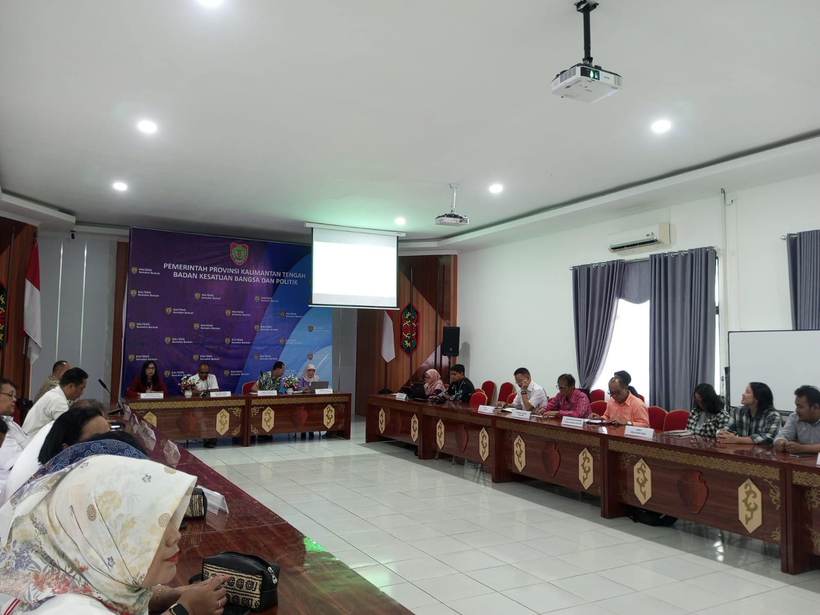 Badan Kesbangpol Prov. Kalteng Bekerja Sama dengan BPS Prov. Kalteng Gelar FGD IDI Prov. Kalteng