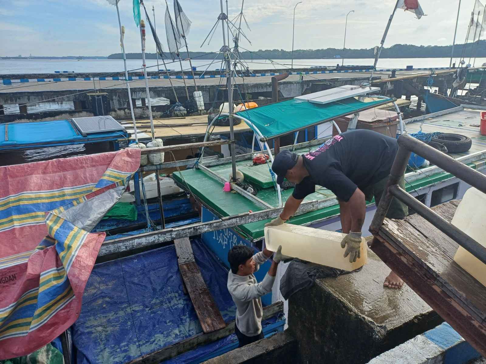 UPT Pelabuhan Perikanan Kumai Melaporkan Penurunan Produksi Penangkapan Ikan yang Signifikan Pada Nelayan Kumai