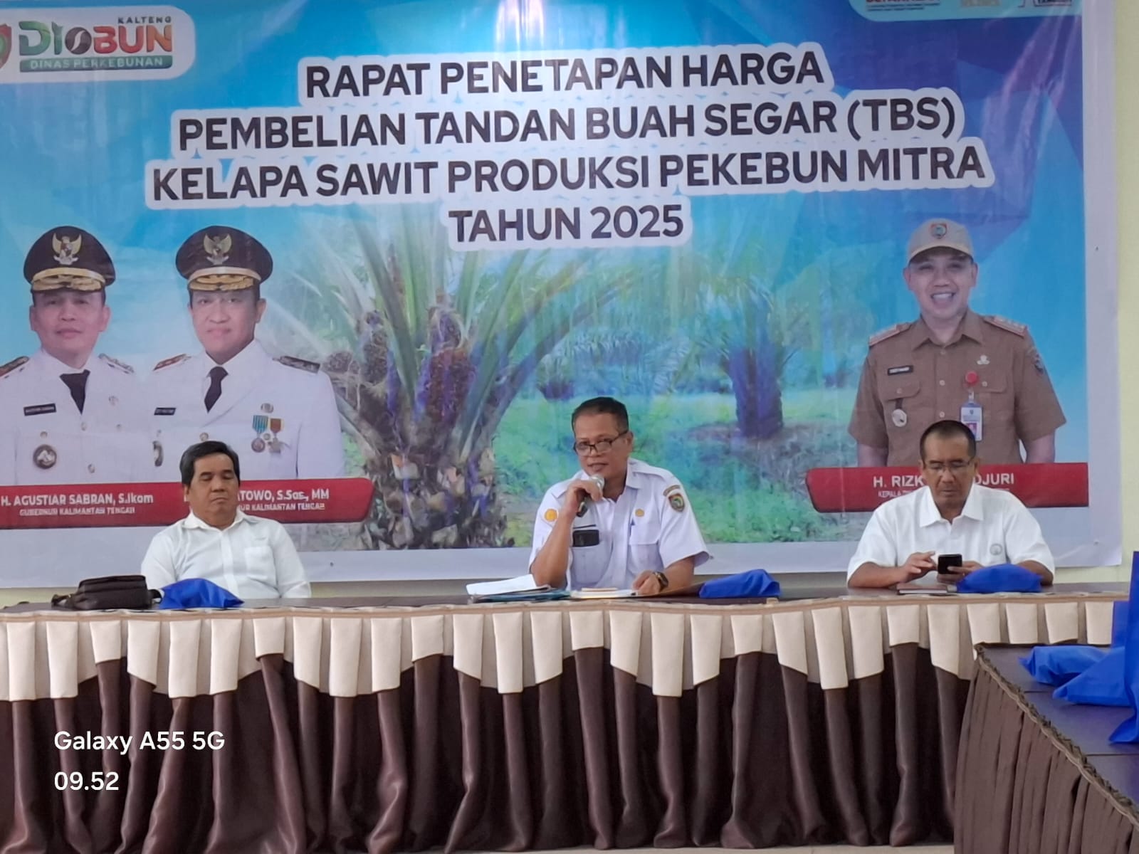 Disbun Prov. Kalteng Gelar Rapat Penetapan Harga Pembelian TBS Kelapa Sawit Produksi Pekebun Untuk Hitung Indeks K dan Harga Periode I Bulan Maret 2025