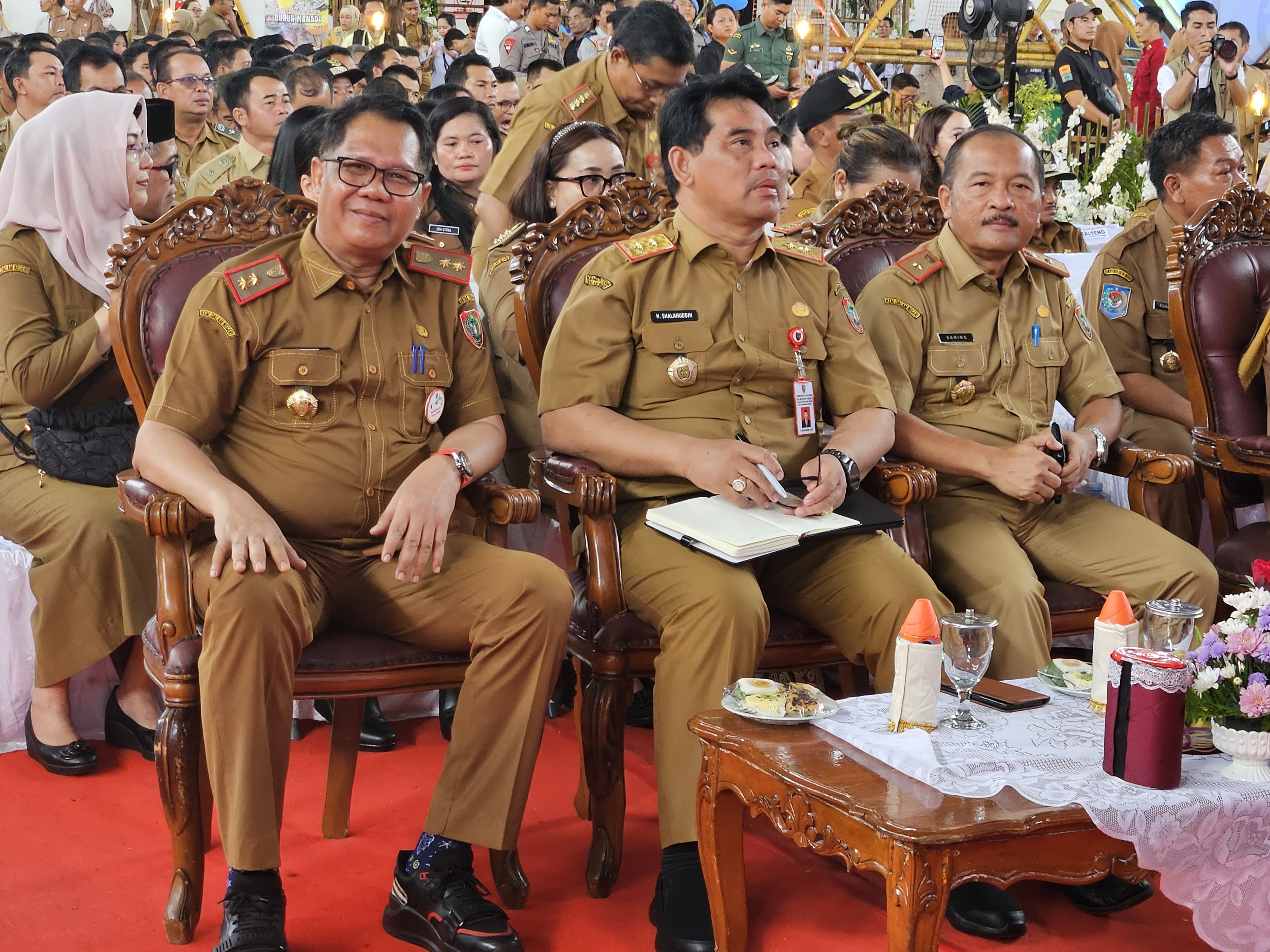 Gubernur Kalteng Sugianto Sabran Serahkan Secara Simbolis Bantuan Biaya Produksi Perikanan