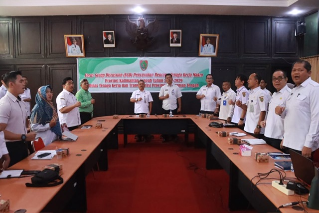 Dinas Tenaga Kerja dan Transmigrasi Prov. Kalteng Gelar FGD Penyusunan RTK Makro