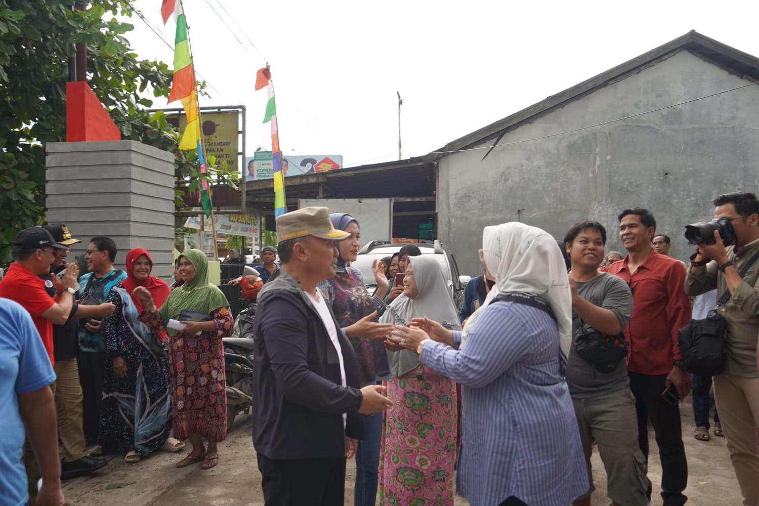 Gubernur Kalteng Sugianto Sabran Bersama Wagub Edy Pratowo Buka Pasar Penyeimbang