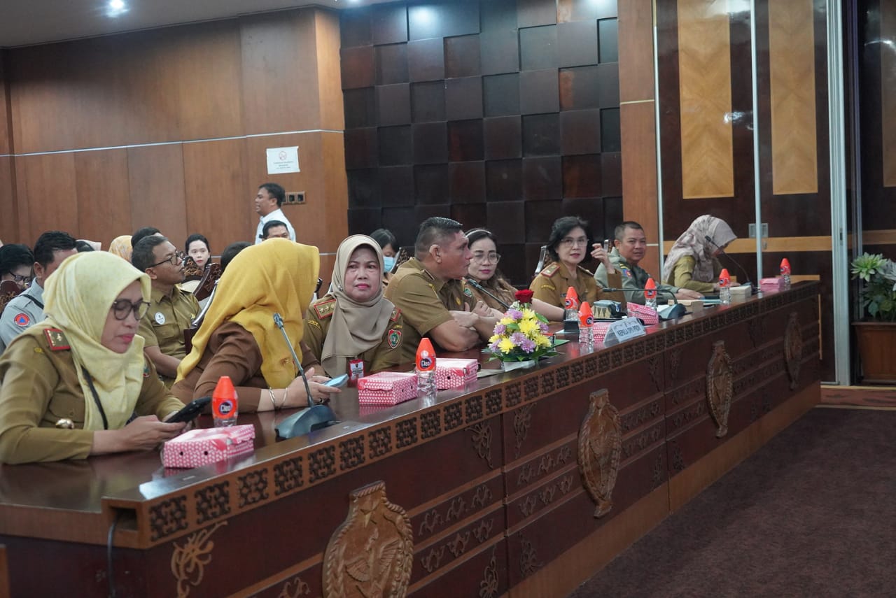 Plt Sekda Prov Kalteng M. Katma F. Dirun Buka Rapat TEPRA Provinsi dan Kabupaten/Kota se-Kalteng Tahun 2025