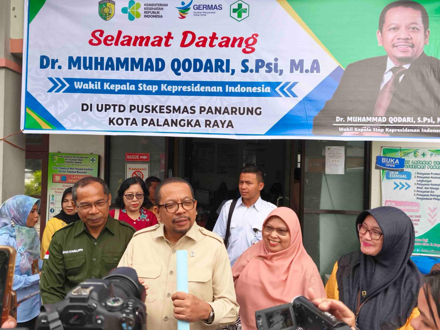 Wakil Kepala Staf Kepresidenan RI Muhammad Qodari Tinjau Cek Kesehatan Gratis dan Pemeriksaan Kesehatan Gratis