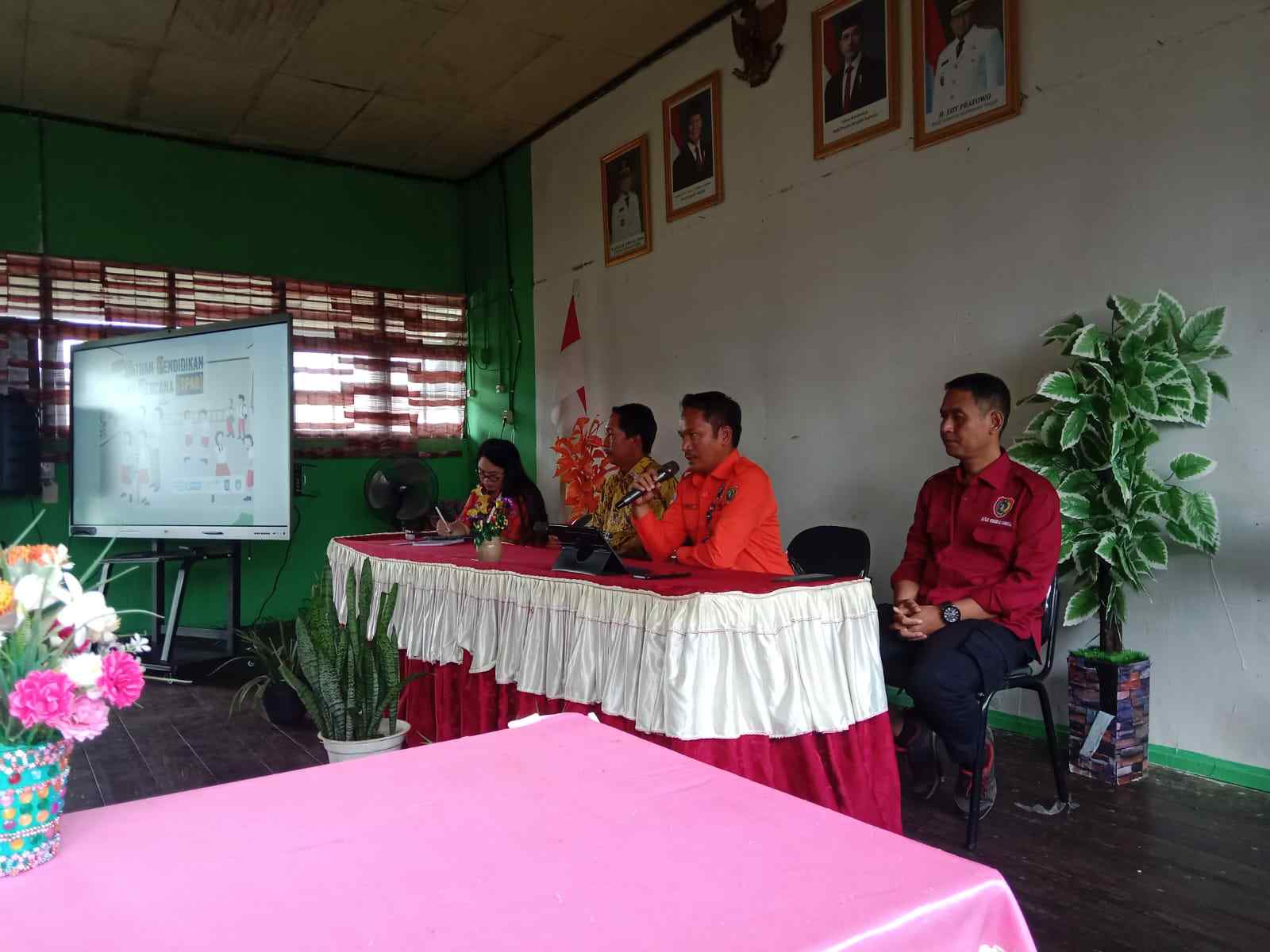 BPBD Prov. Kalteng Sampaikan Materi Pengenalan/Sosialisasi Satuan Pendidikan Aman Bencana