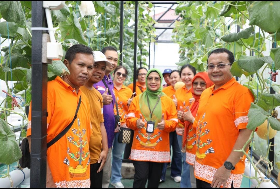 Kadis TPHP Sunarti Kunjungi Kelompok Petani Milenial