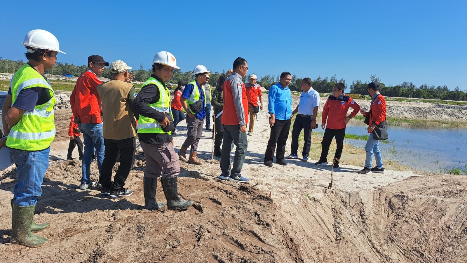 Kepala Dislutkan Prov. Kalteng Jelaskan Progress Pekerjaan Pembangunan Shrimp Estate yang Sudah Dilaksanakan