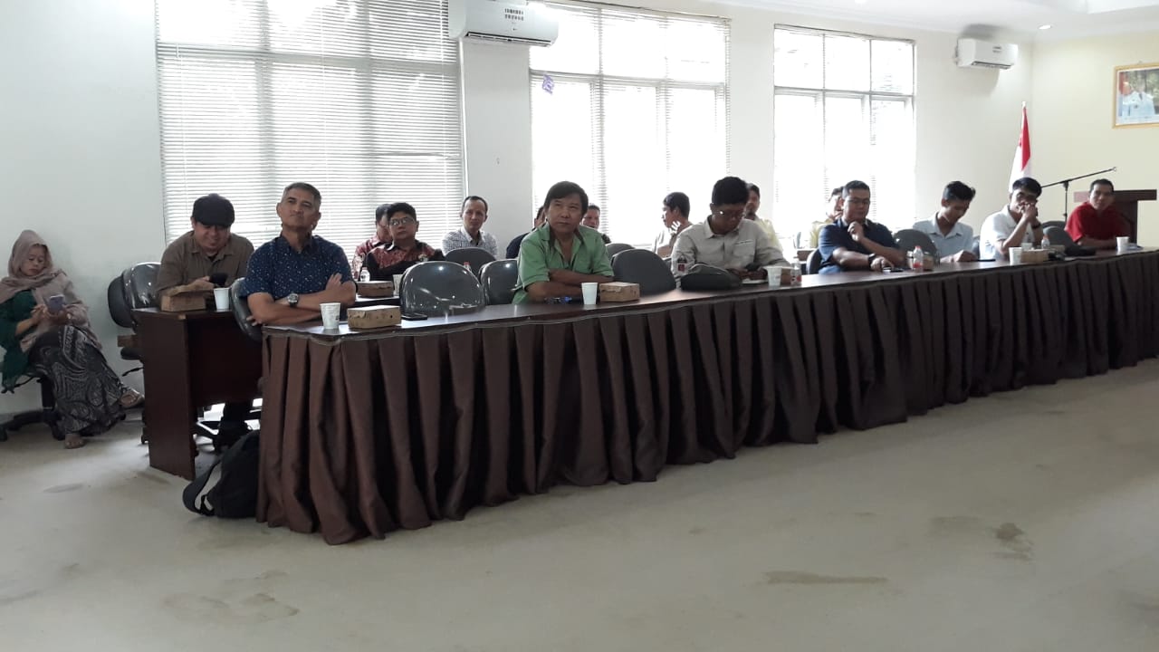 Disbun Prov. Kalteng Gelar Rapat Penetapan Harga TBS Kelapa Sawit Produksi Pekebun