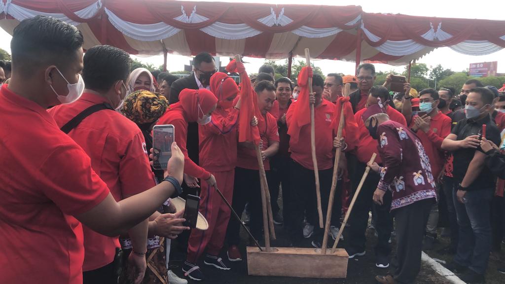 Kegiatan Lomba Mangenta Dilaksanakan Untuk Melestarikan Warisan Leluhur Suku Dayak