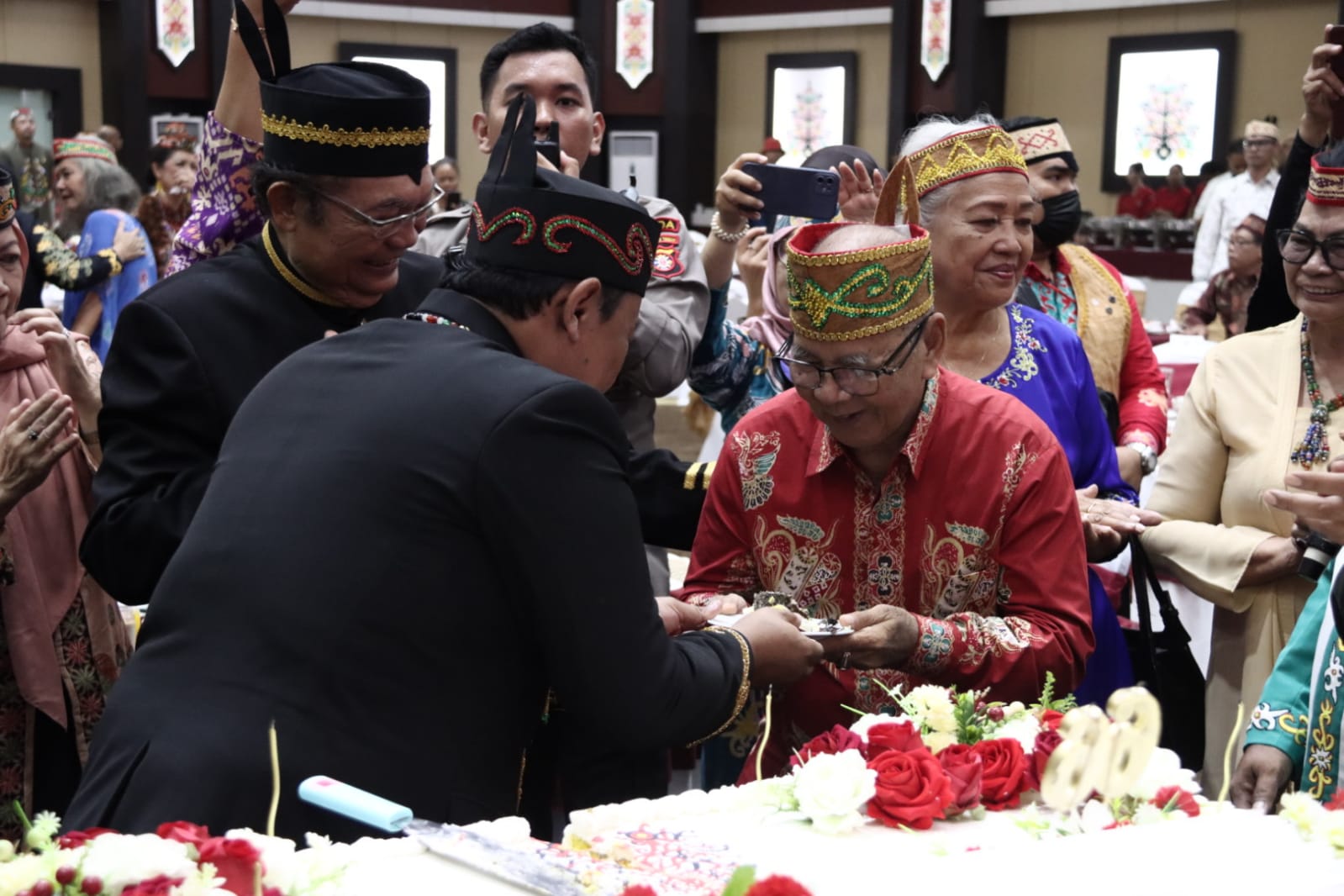 Pemprov Kalteng Gelar Hasupa Hasambewa (Silahturahmi) di Aula Jayang Tingang