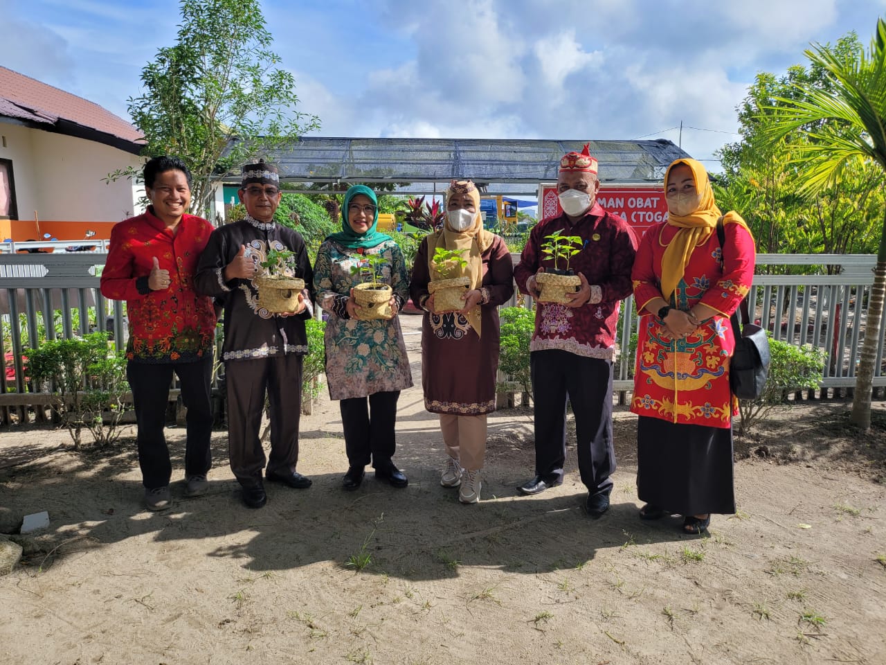 Dinas TPHP Prov. Kalteng Lakukan Pendampingan Kebun TOGA PKK di Kab. Pulang Pisau