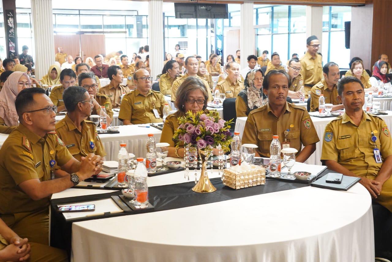 Kepala Bappedalitbang Prov. Kalteng Leonard S. Ampung Buka Rakor Kelitbangan se-Kalteng