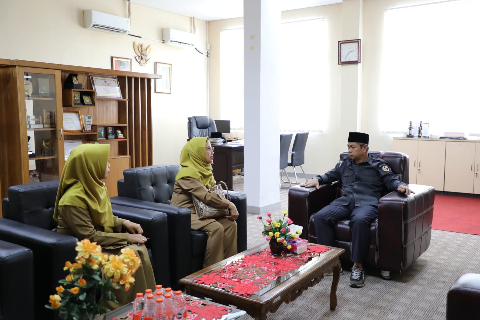 Kadis TPHP Sunarti Lakukan Kunjungan ke Kantor Badan Pengawas Pemilu