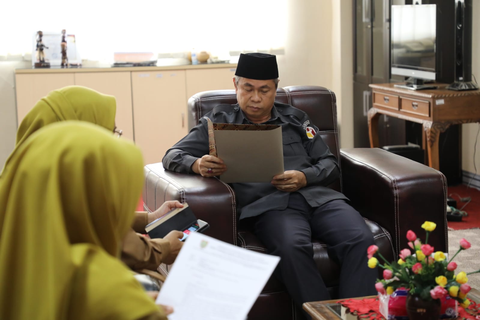 Kadis TPHP Sunarti Lakukan Kunjungan ke Kantor Badan Pengawas Pemilu