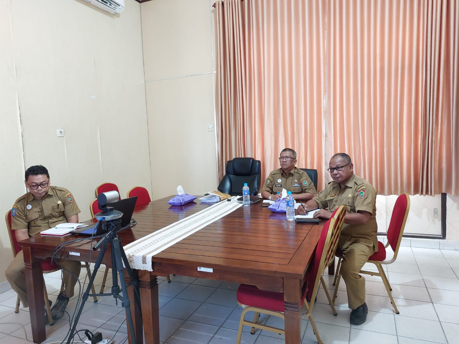 Badan Kesbangpol Prov. Kalteng Ikuti Rakor Percepatan Penandatanganan NPHD Kegiatan Pemilihan Kepala Daerah