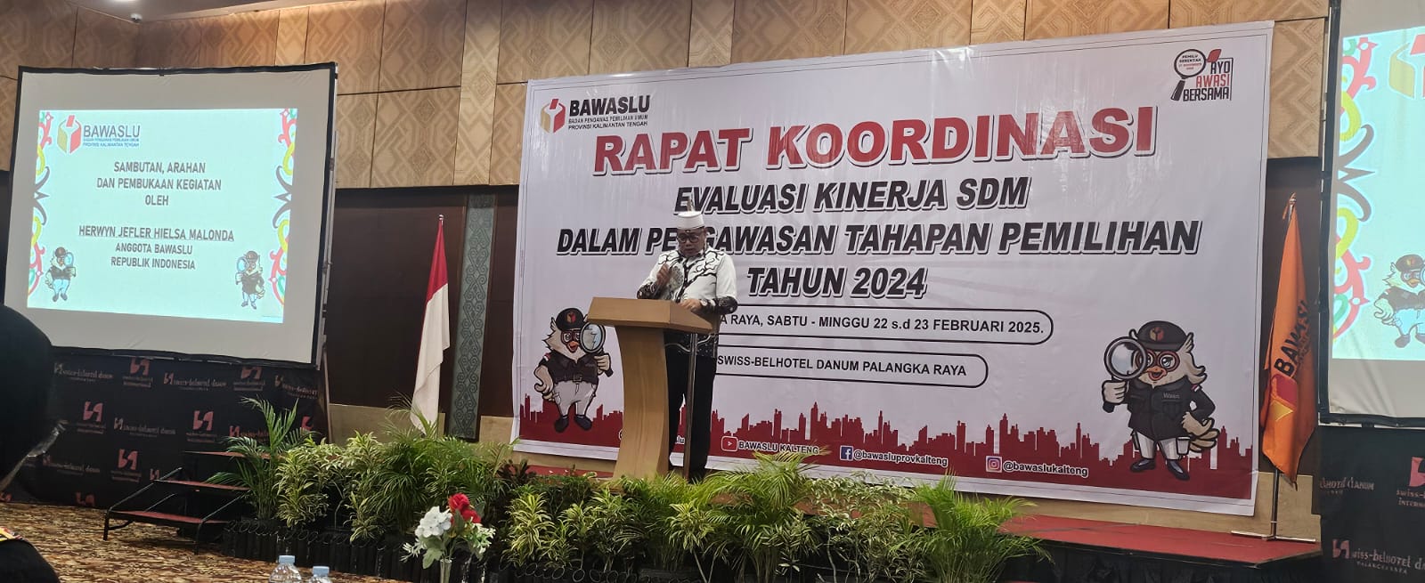 Badan Kesbangpol Prov. Kalteng Ikuti Rakor Evaluasi Kinerja SDM Dalam Pengawasan Tahapan Pemilihan Tahun 2024 serta Penyerahan Piagam dari Bawaslu Prov. Kalteng