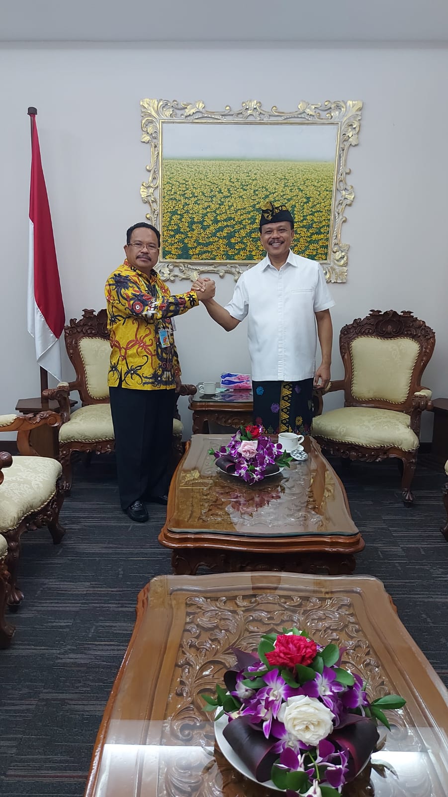 Pj. Sekda Prov. Kalteng Nuryakin Silahturahmi Dengan Sekda Prov. Bali Dewa Made Indra Di Kantor Gubernur Bali