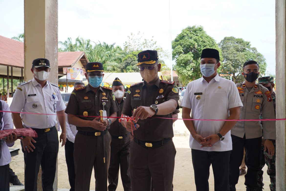 Bupati Lamandau Hadiri Pencanangan Rumah Keadilan Restoratif “Bahaum Bakuba” Di Desa Bukit Indah