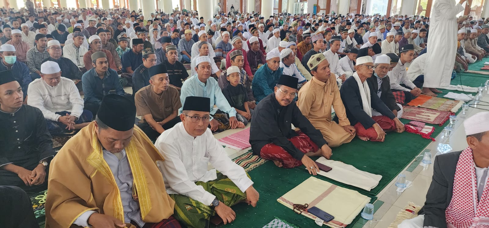 Sekda Prov. Kalteng Laksanakan Salat Idul Fitri 1444 H di Masjid Agung Al Istiqlal