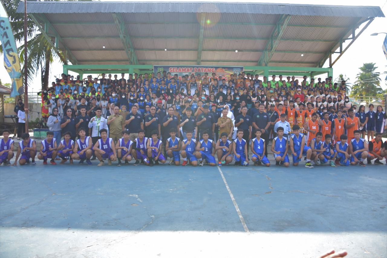 Bupati Kapuas Buka Student Basket Tournament 2022