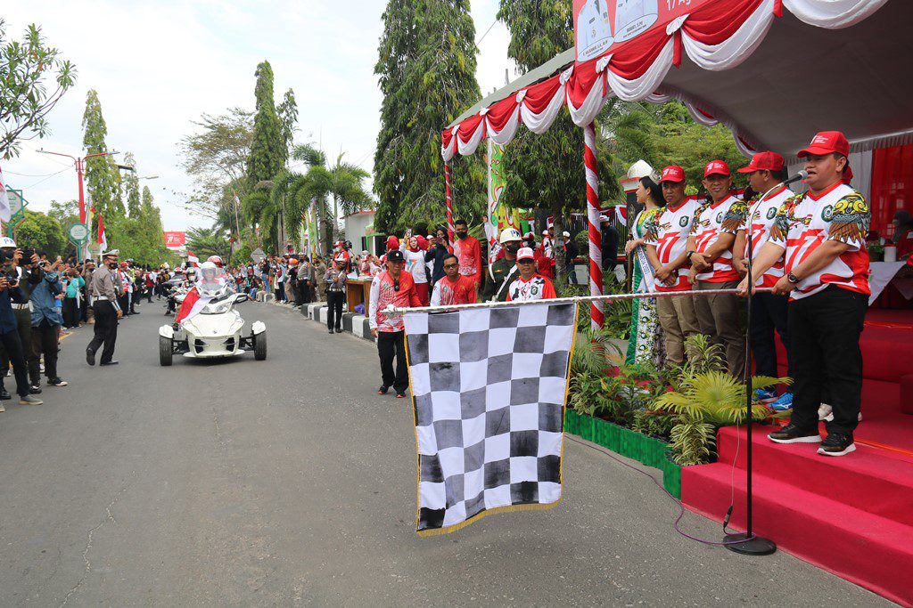 Pawai Pembangunan Meriahkan HUT ke-77 Kemerdekaan RI di Sampit