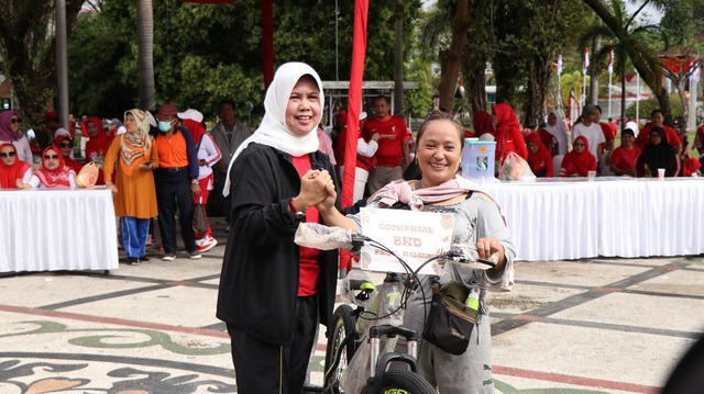 BKD Gelar Senam Bersama Seluruh ASN dan Tenaga Kontrak di lingkup Pemerintah Provinsi Kalteng