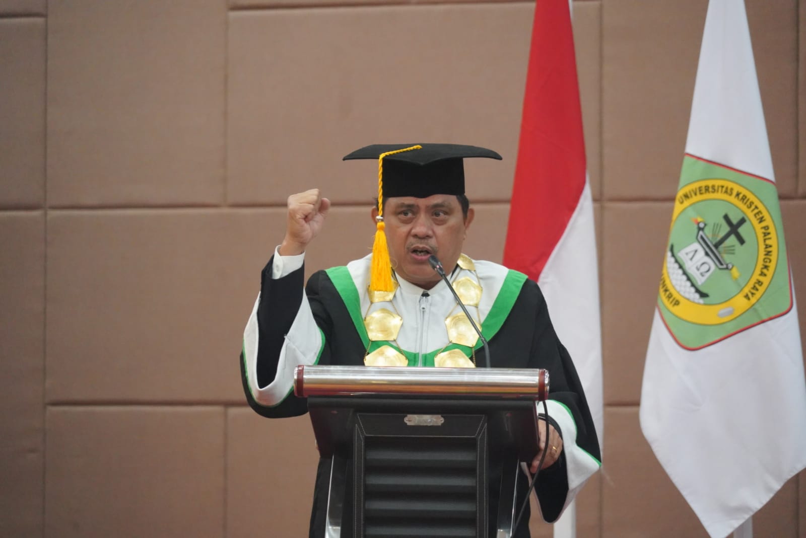 Rapat Senat Terbuka Wisuda Sarjana Angkatan XXV Tahun Akademik 2021/2022 Universitas Kristen Palangka Raya