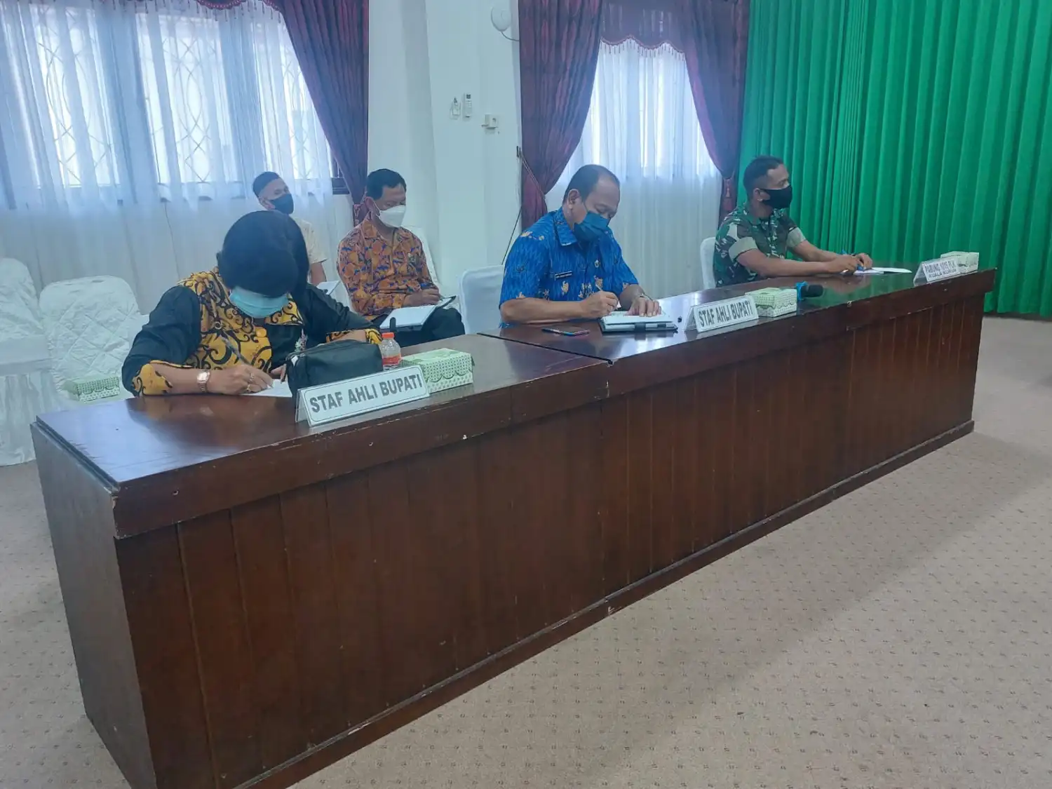 Wabup Gumas Pimpin Rapat Evaluasi Dan Percepatan Vaksinasi Covid-19