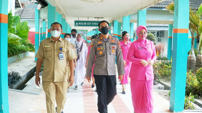 Bayi Ditemukan Di Depan Rumah Warga Jalan Tiyung RT 11 Translik Desa Pasir Panjang