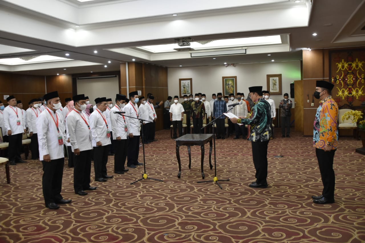 Wagub  Kalteng Lantik Dewan Pertimbangan, Dewan Pengawas, Dewan Hakim dan Panitera MTQH