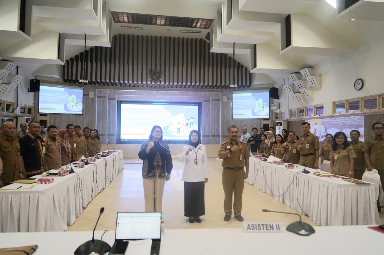 Asisten Ekbang Sri Widanarni Buka Rakor Penyusunan Rencana Aksi Penyelesaian Ketidaksesuaian Izin, Konsesi, Hak Atas Tanah dan/atau Hak Pengelolaan