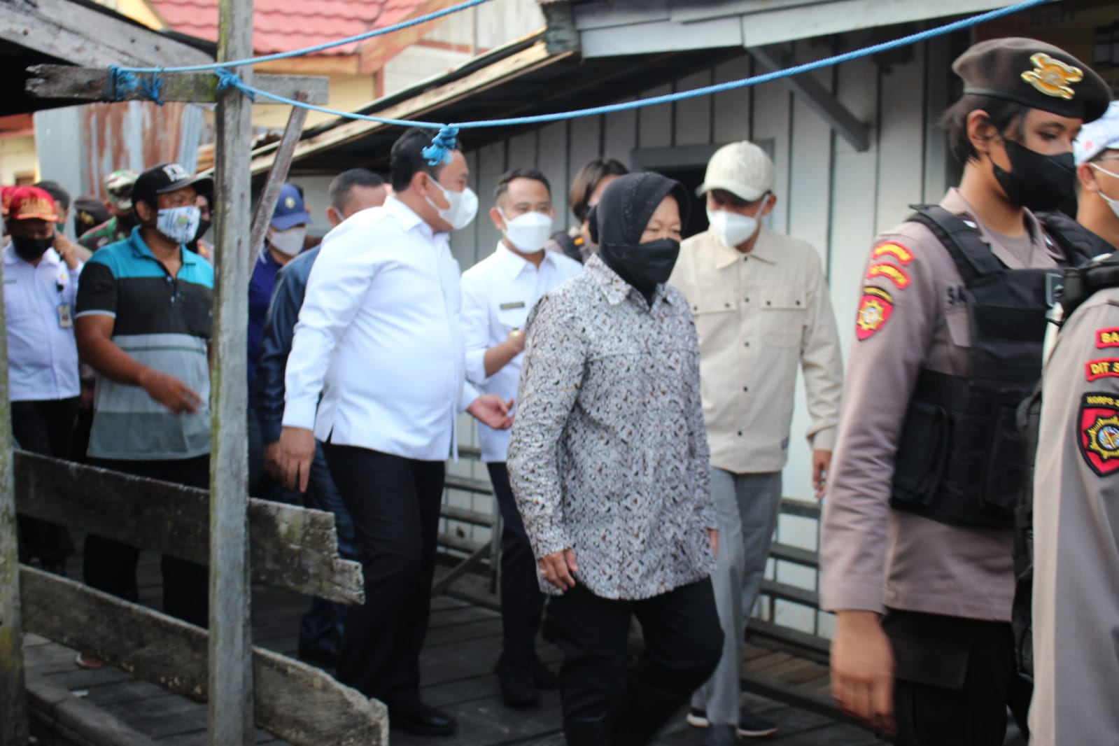 Tinjau Lokasi Banjir di Flamboyan, Palangka Raya Mensos Risma Didampingi Wagub Kalteng